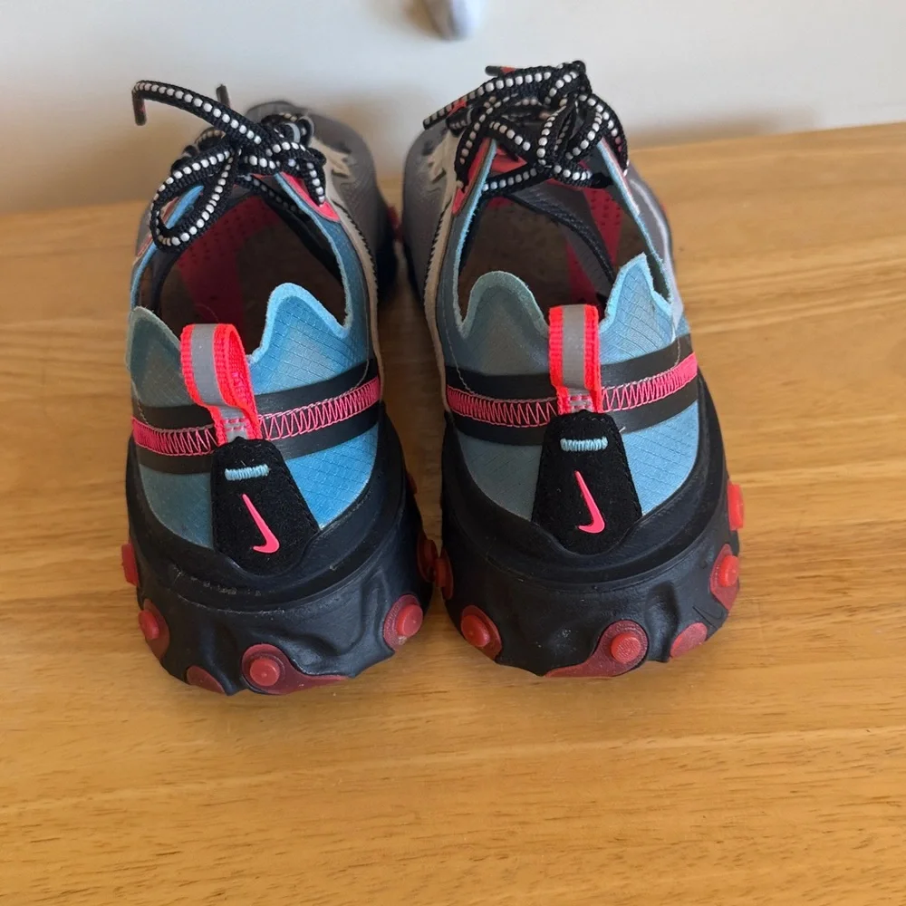 NIKE REACT ELEMENT 87 BLUE CHILL SOLAR RED MENS AQ1090 006 Size 8‎